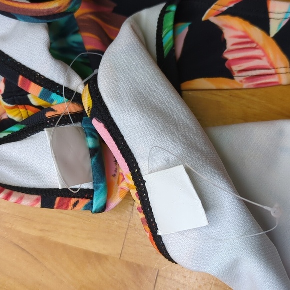 2/$25-Tropical Floral Crossback Cami & Highcut Highrise Bottoms Size Small NWOT - Picture 7 of 8